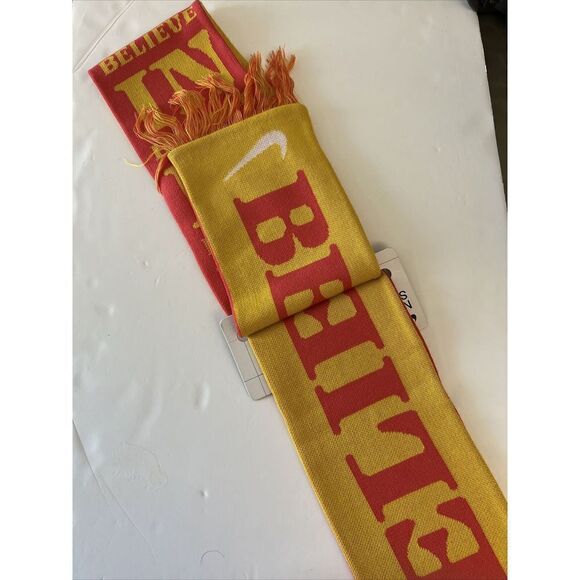 Nike AFC Richmond Ted Lasso Believe In Soccer Scarf University Gold Pink NWT - Picture 5 of 7